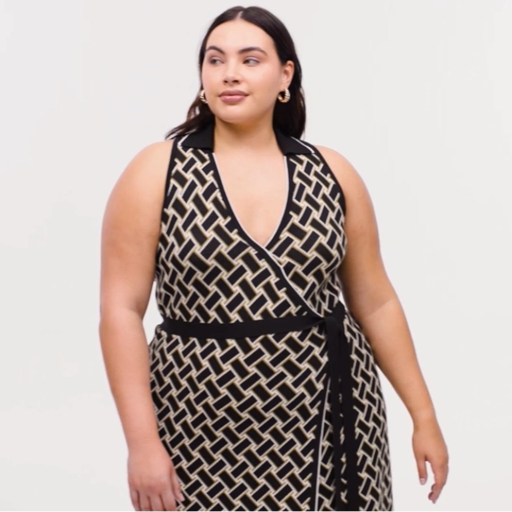 NWT Diane Von Furstenberg for Target wrap dress in a sweater knit vintage weave.